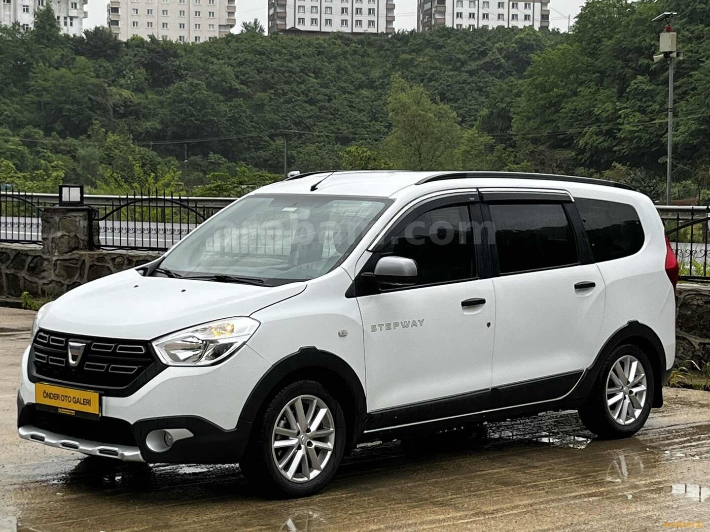 Galeriden Dacia Lodgy 1.5 BlueDCI Stepway 2020 Model Giresun 69.550 km Beyaz 1