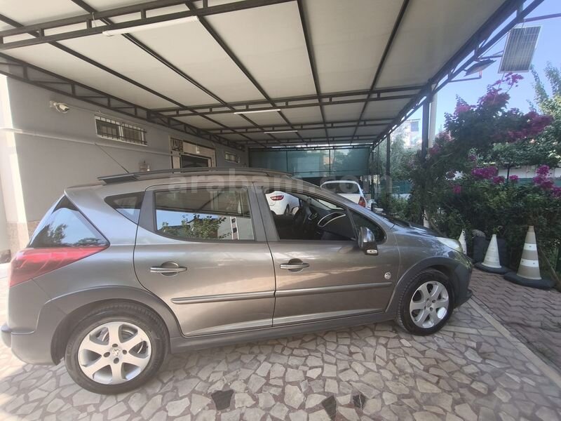 Galeriden Peugeot 207 1.6 HDi Outdoor 2009 Model Antalya 238.000 km Füme 1
