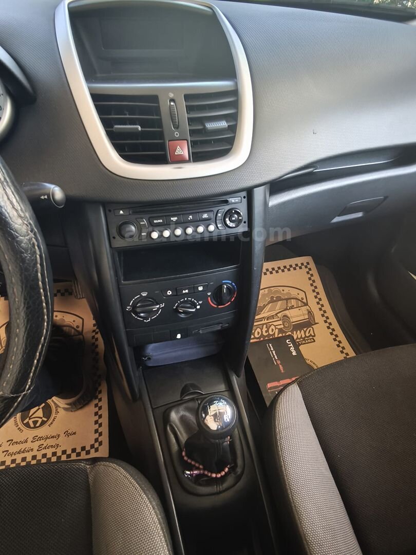 Galeriden Peugeot 207 1.6 HDi Outdoor 2009 Model Antalya 238.000 km Füme 3