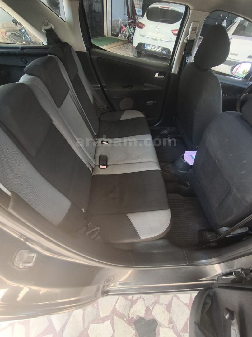 Galeriden Peugeot 207 1.6 HDi Outdoor 2009 Model Antalya 238.000 km Füme 4