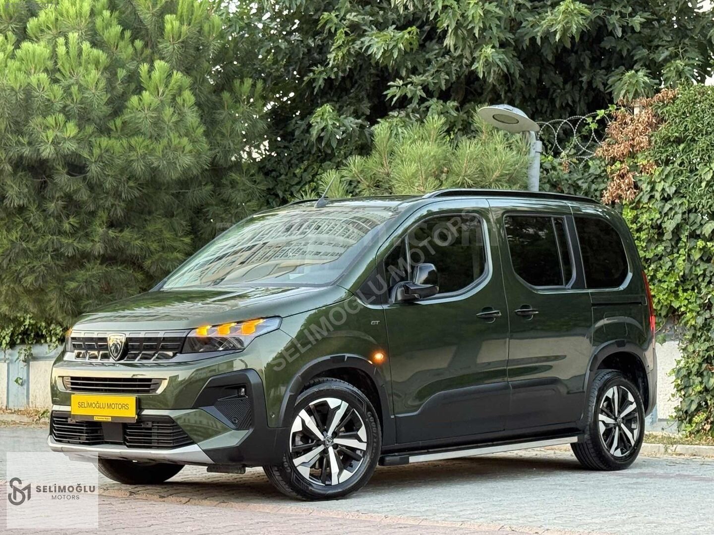 Galeriden Peugeot Rifter 1.5 BlueHDI GT 2025 Model İstanbul 26.000 km Yeşil 3