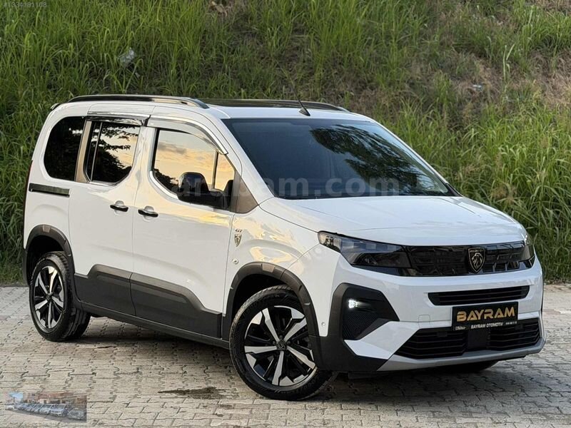 Galeriden Peugeot Rifter 1.5 BlueHDI GT 2025 Model Samsun 28.000 km Beyaz