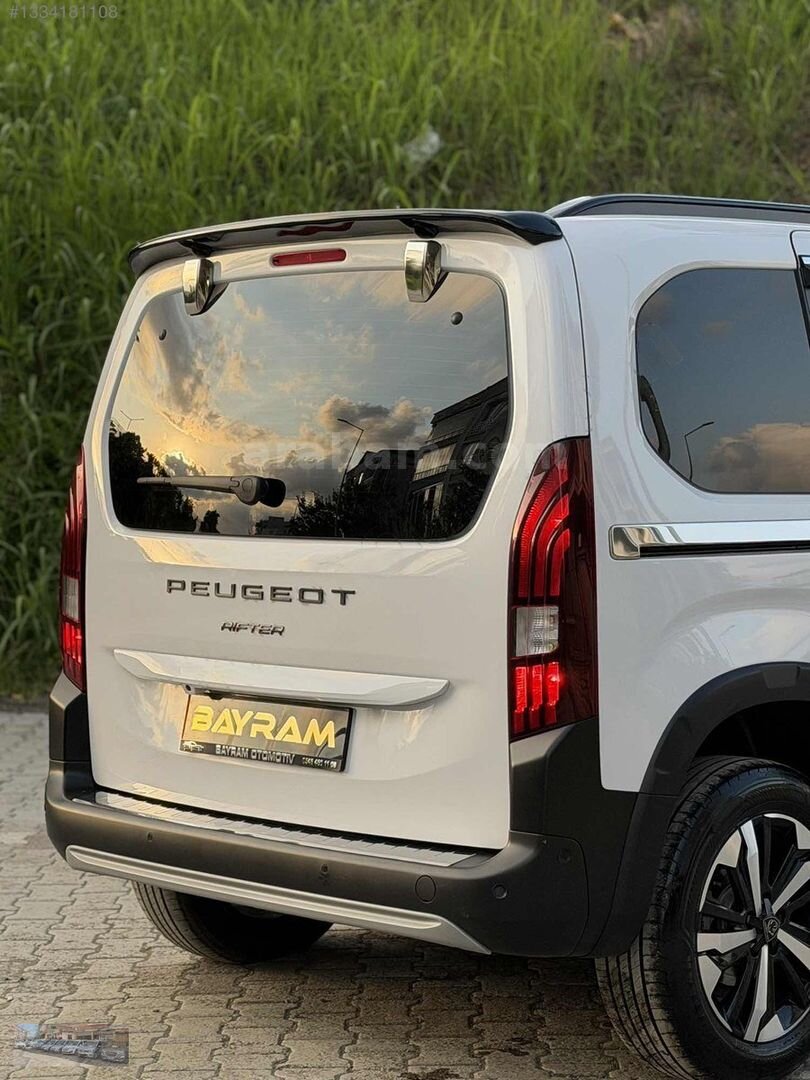 Galeriden Peugeot Rifter 1.5 BlueHDI GT 2025 Model Samsun 28.000 km Beyaz 7