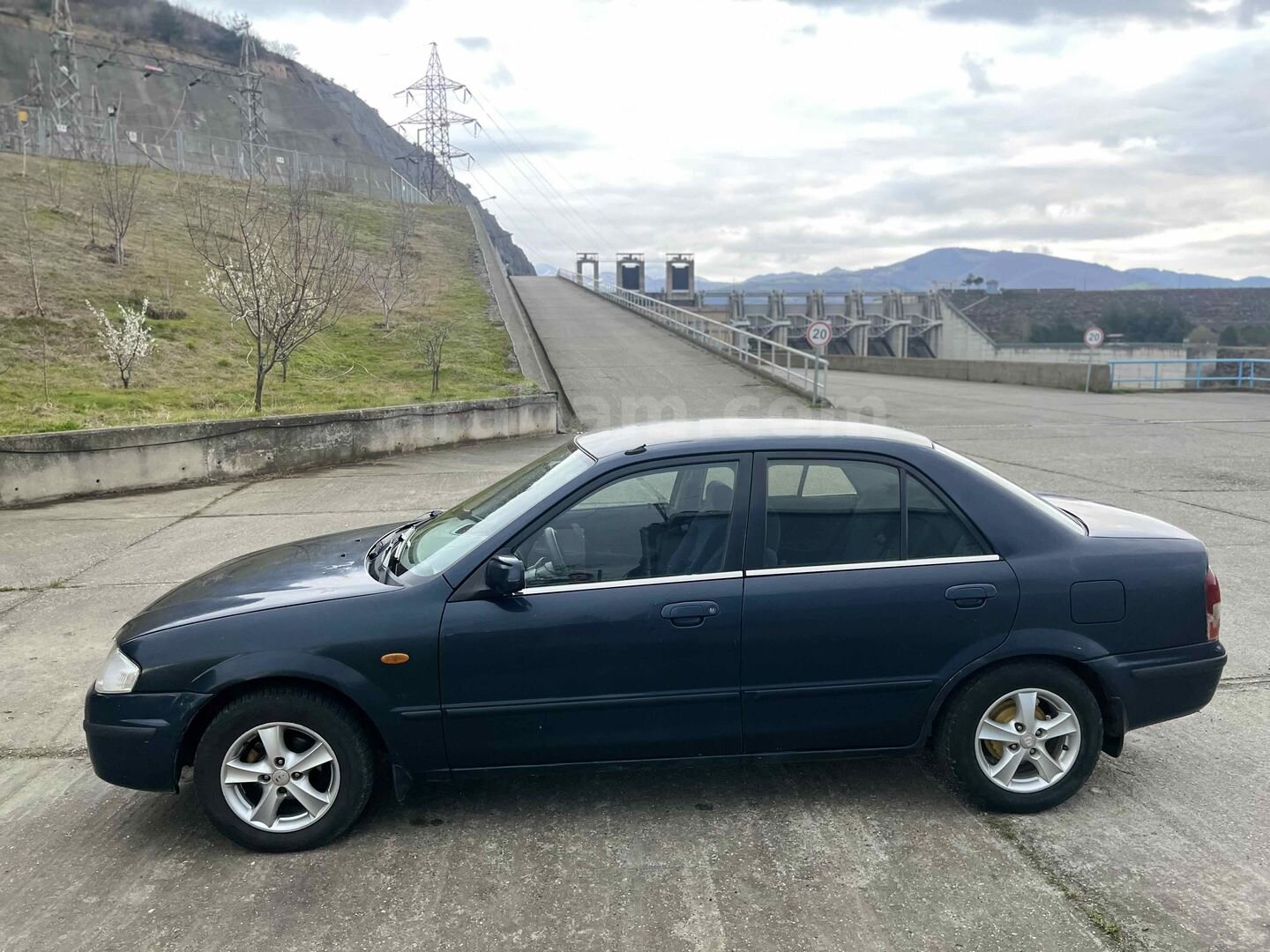 Sahibinden Mazda 323 1.5 Familia 1999 Model 6