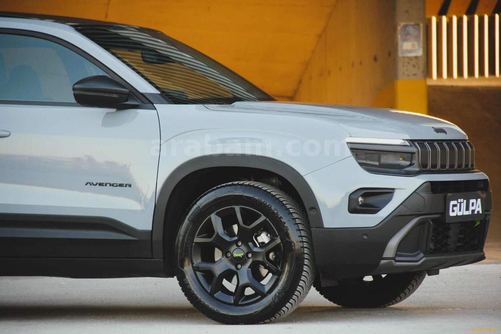 Galeriden Jeep Avenger Hybrid 1.2 Summit 2025 Model Ankara 9.900 km Gri 3