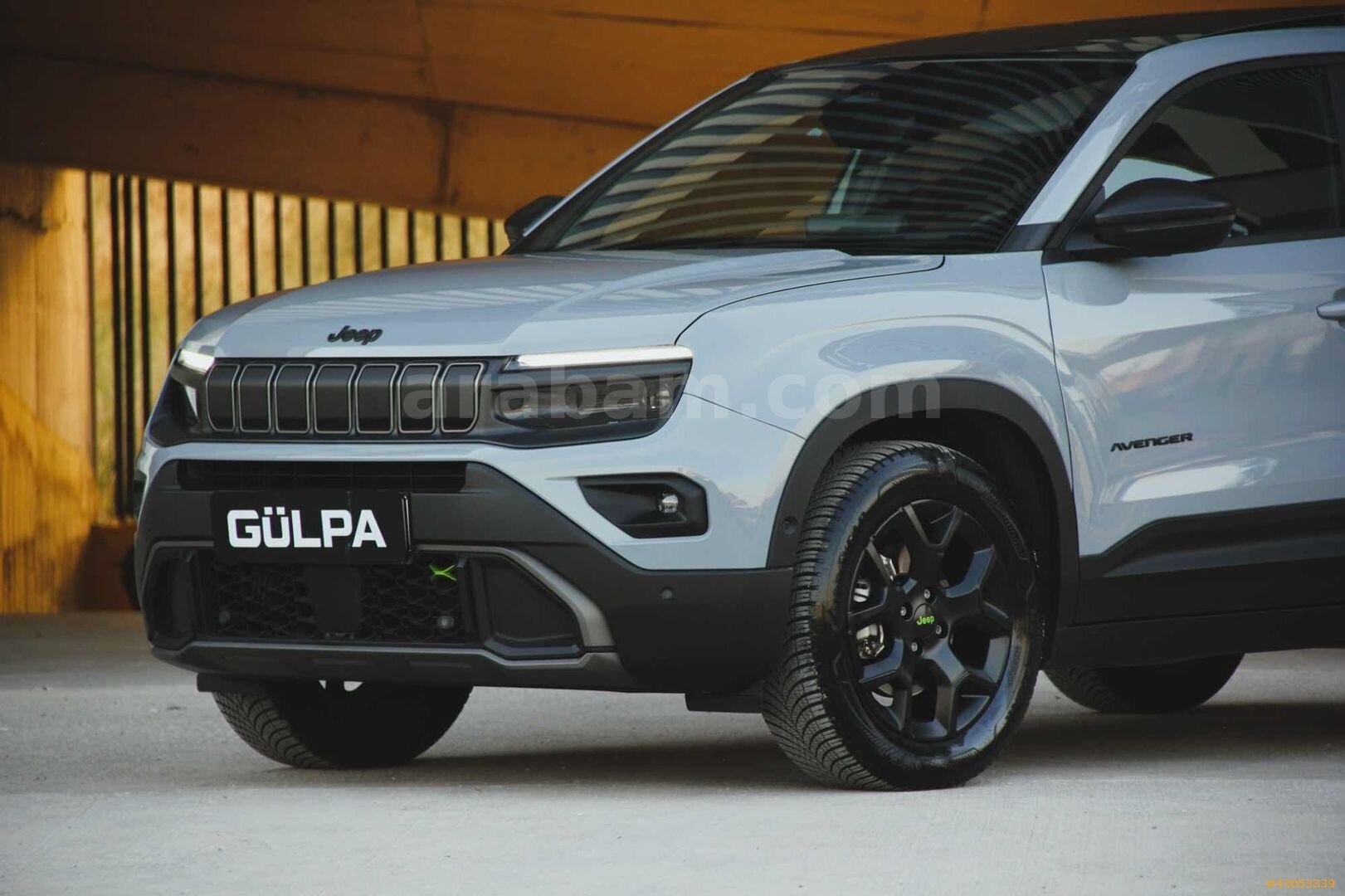 Galeriden Jeep Avenger Hybrid 1.2 Summit 2025 Model Ankara 9.900 km Gri 6