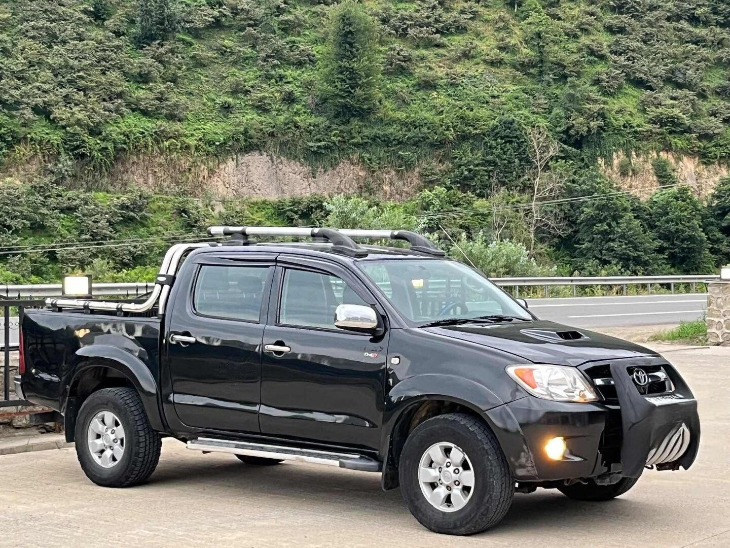 AUTO OLGUNDAN TOYATA HULUXS 4x4 3