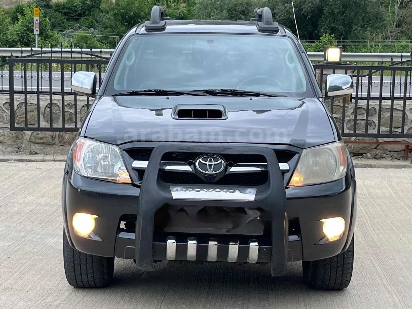 AUTO OLGUNDAN TOYATA HULUXS 4x4 1