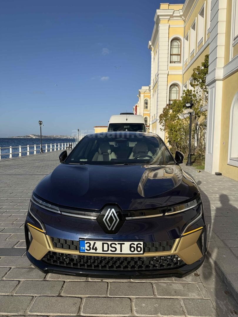 Sahibinden Renault Megane E-Tech Iconic 2023 Model İstanbul 65.000 km Lacivert 2