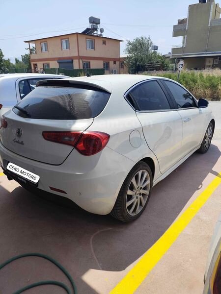 CEKO MOTORS"tan 2012 Model Alfa Romeo Giulietta 1.4 TB MultiAir Distinctive 3