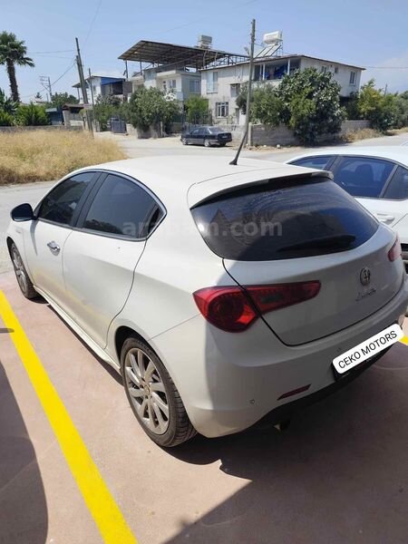CEKO MOTORS"tan 2012 Model Alfa Romeo Giulietta 1.4 TB MultiAir Distinctive 4