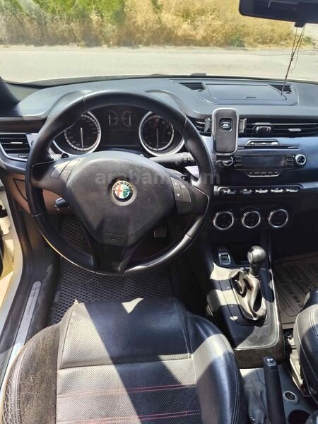 CEKO MOTORS"tan 2012 Model Alfa Romeo Giulietta 1.4 TB MultiAir Distinctive 7