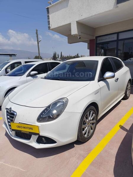 CEKO MOTORS"tan 2012 Model Alfa Romeo Giulietta 1.4 TB MultiAir Distinctive