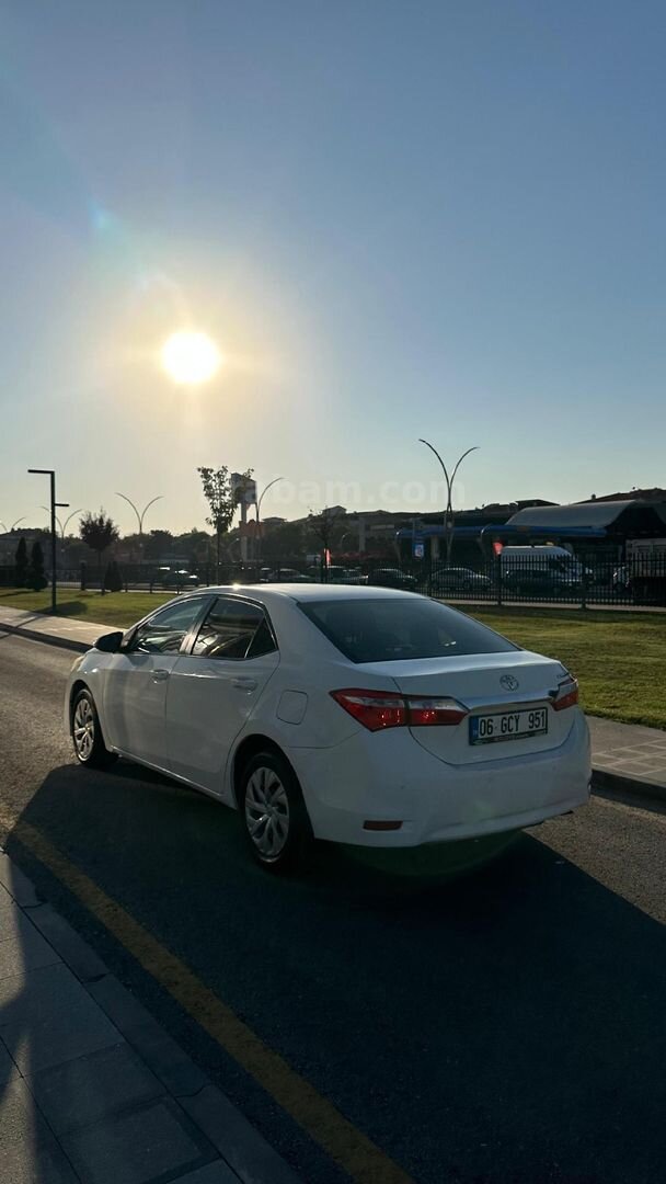 Galeriden Toyota Corolla 1.33 Life 2017 Model Ankara 185.000 km Beyaz 5
