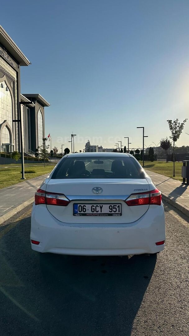 Galeriden Toyota Corolla 1.33 Life 2017 Model Ankara 185.000 km Beyaz 4