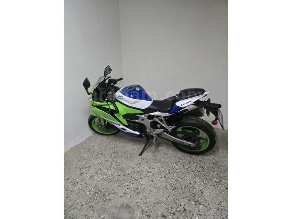勘助 Sahibinden Kawasaki Ninja ZX-4RR 40. yıl 2024 Model Konya 6.002 km