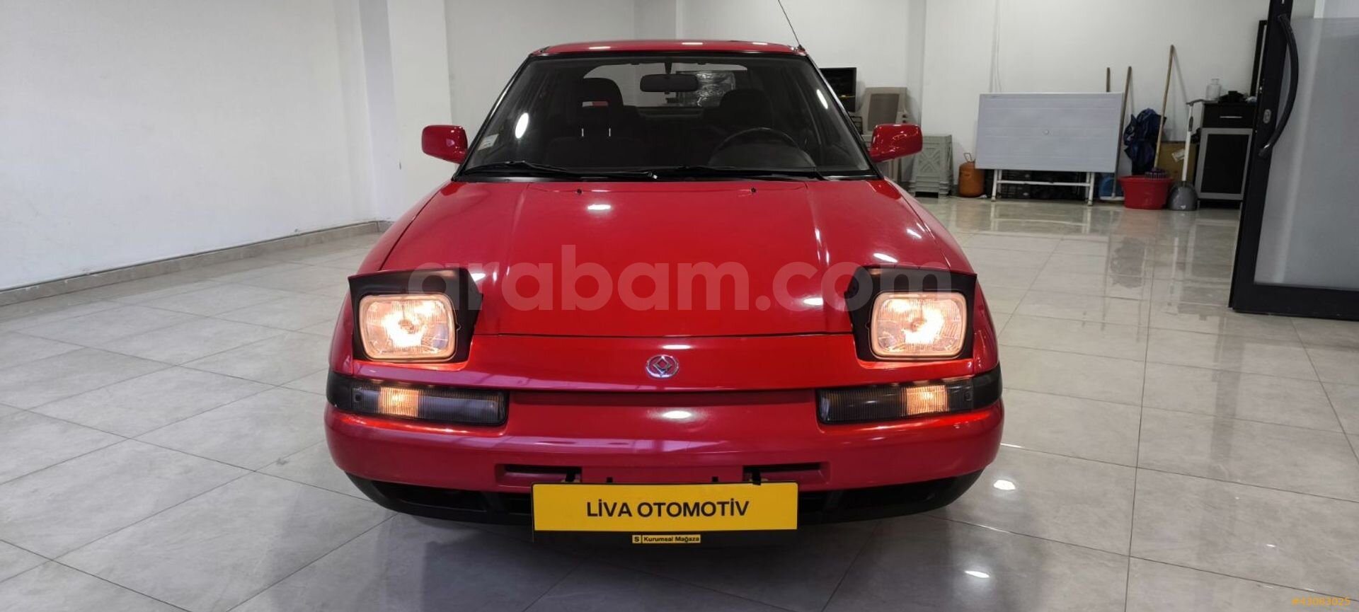 Galeriden Mazda 323 1.6 GLX 1992 Model İzmir 9.475 km Kırmızı