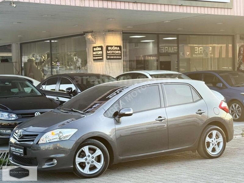2012 Model Toyota Auris 1.4 D-4D Comfort Extra 151.000 KM ' De
