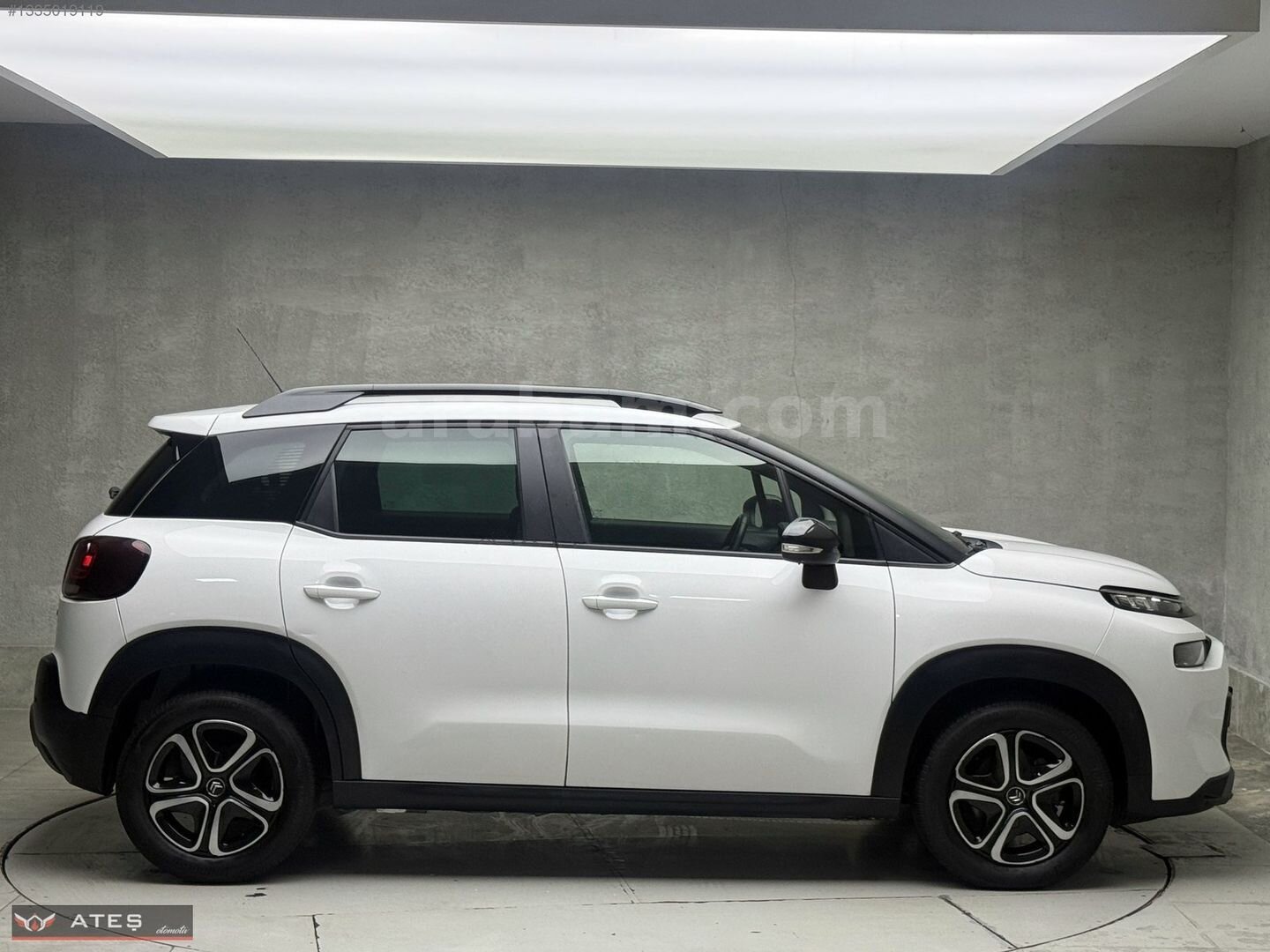 Galeriden Citroen C3 Aircross 1.2 PureTech Feel Bold 2023 Model İstanbul 49.000 km Beyaz 6
