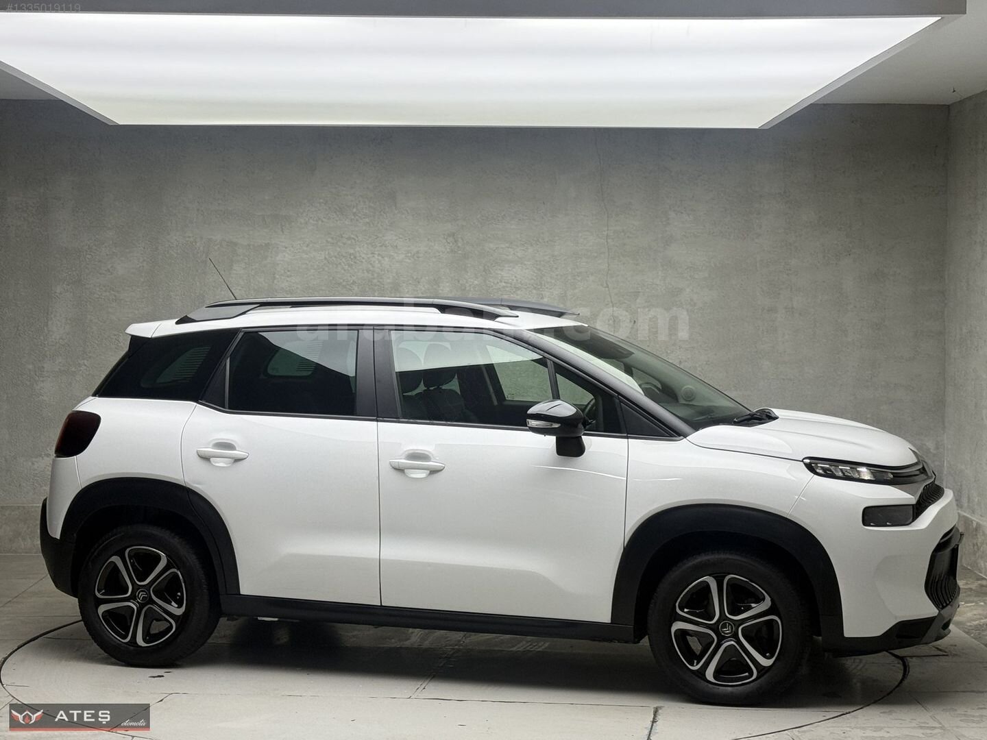 Galeriden Citroen C3 Aircross 1.2 PureTech Feel Bold 2023 Model İstanbul 49.000 km Beyaz 5