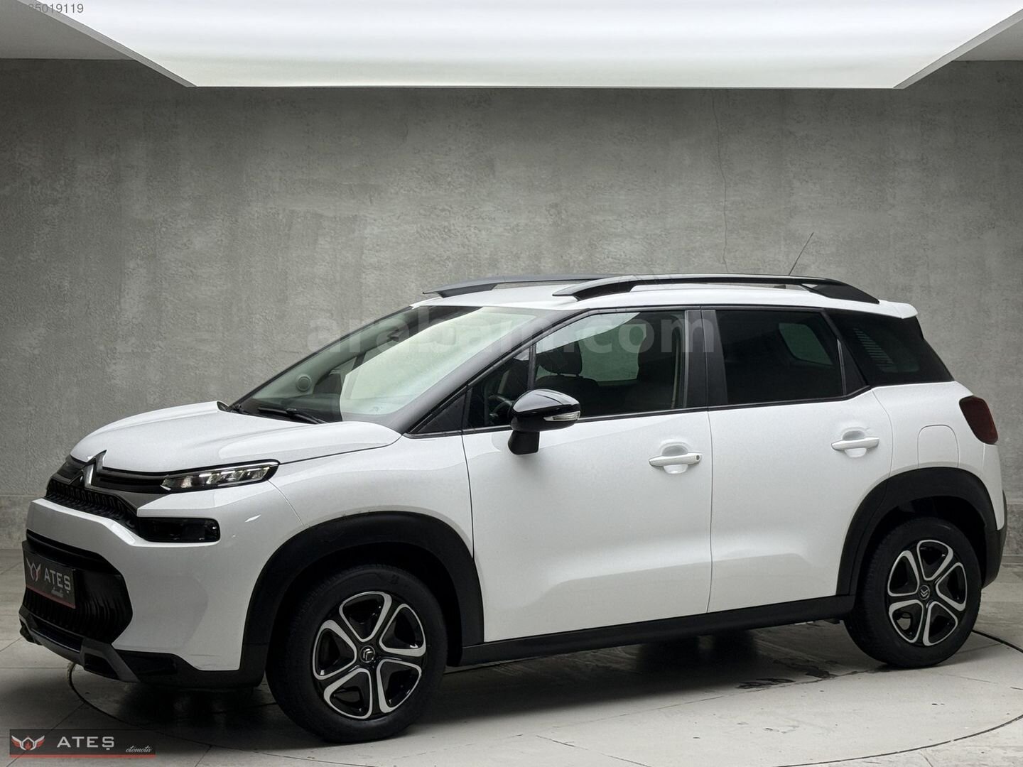 Galeriden Citroen C3 Aircross 1.2 PureTech Feel Bold 2023 Model İstanbul 49.000 km Beyaz 4