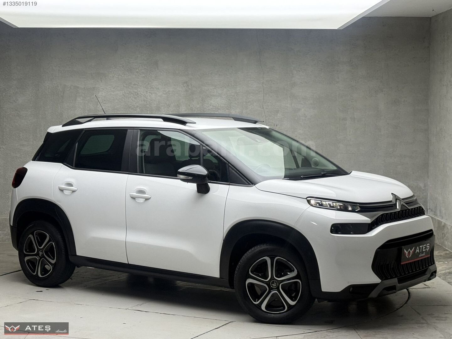 Galeriden Citroen C3 Aircross 1.2 PureTech Feel Bold 2023 Model İstanbul 49.000 km Beyaz 3