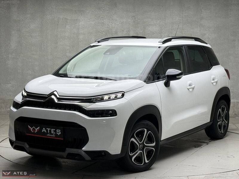 Galeriden Citroen C3 Aircross 1.2 PureTech Feel Bold 2023 Model İstanbul 49.000 km Beyaz