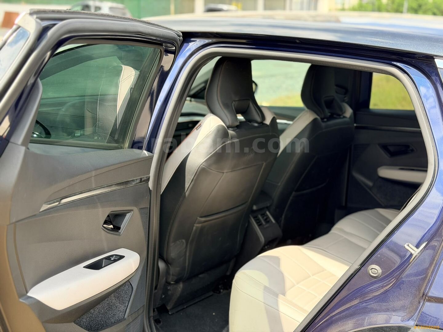 Galeriden Renault Megane E-Tech Iconic 2024 Model İstanbul 58.000 km Lacivert 4