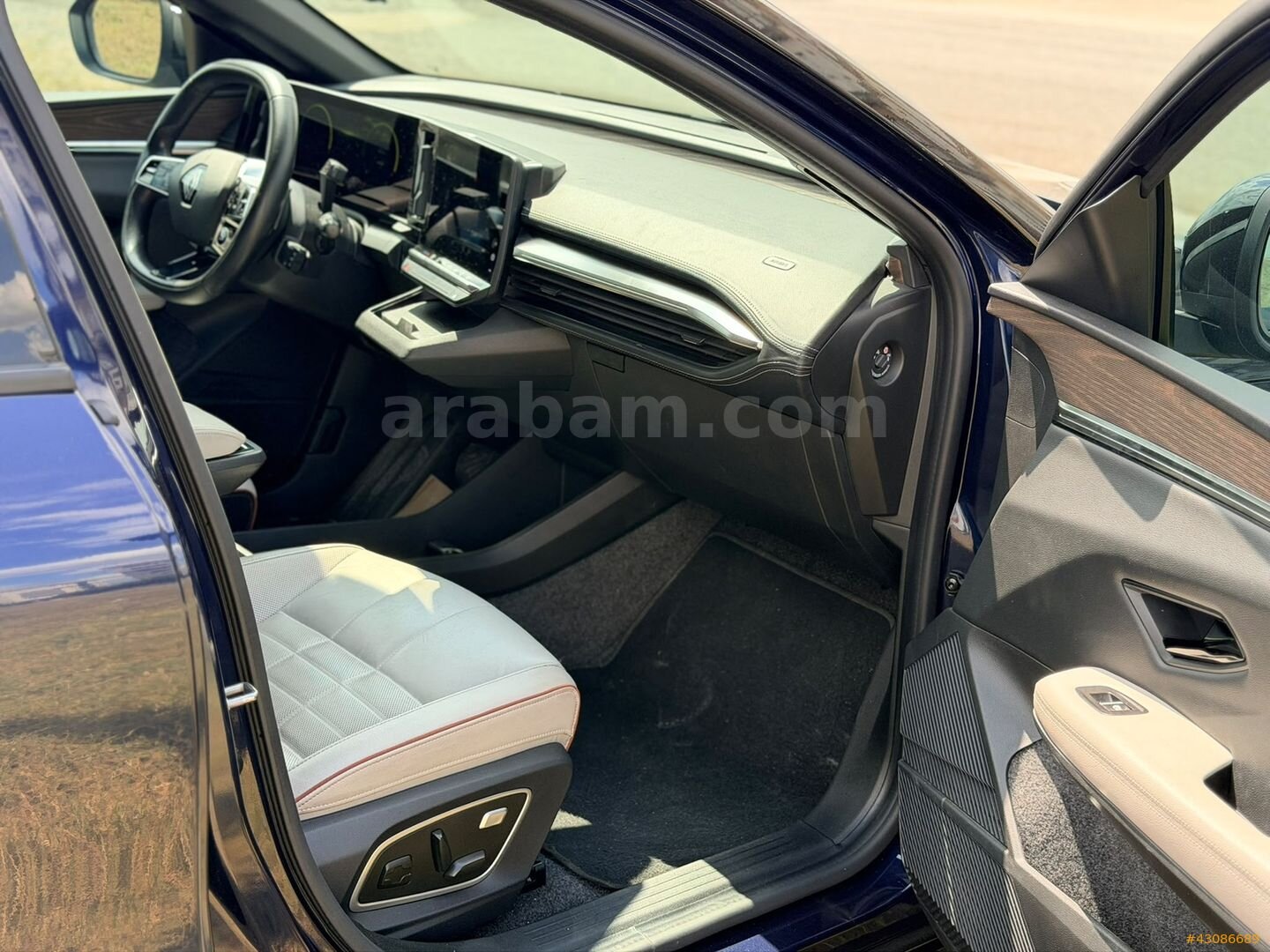 Galeriden Renault Megane E-Tech Iconic 2024 Model İstanbul 58.000 km Lacivert 5