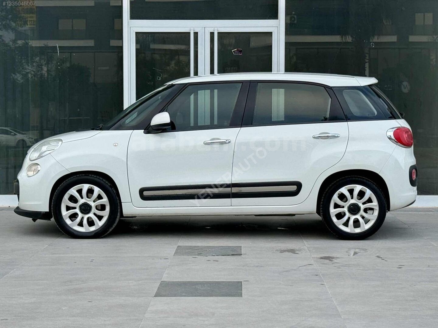 Galeriden Fiat 500 Ailesi 500L 1.3 Mjet PopStar 2013 Model Antalya 162.000 km Beyaz 5