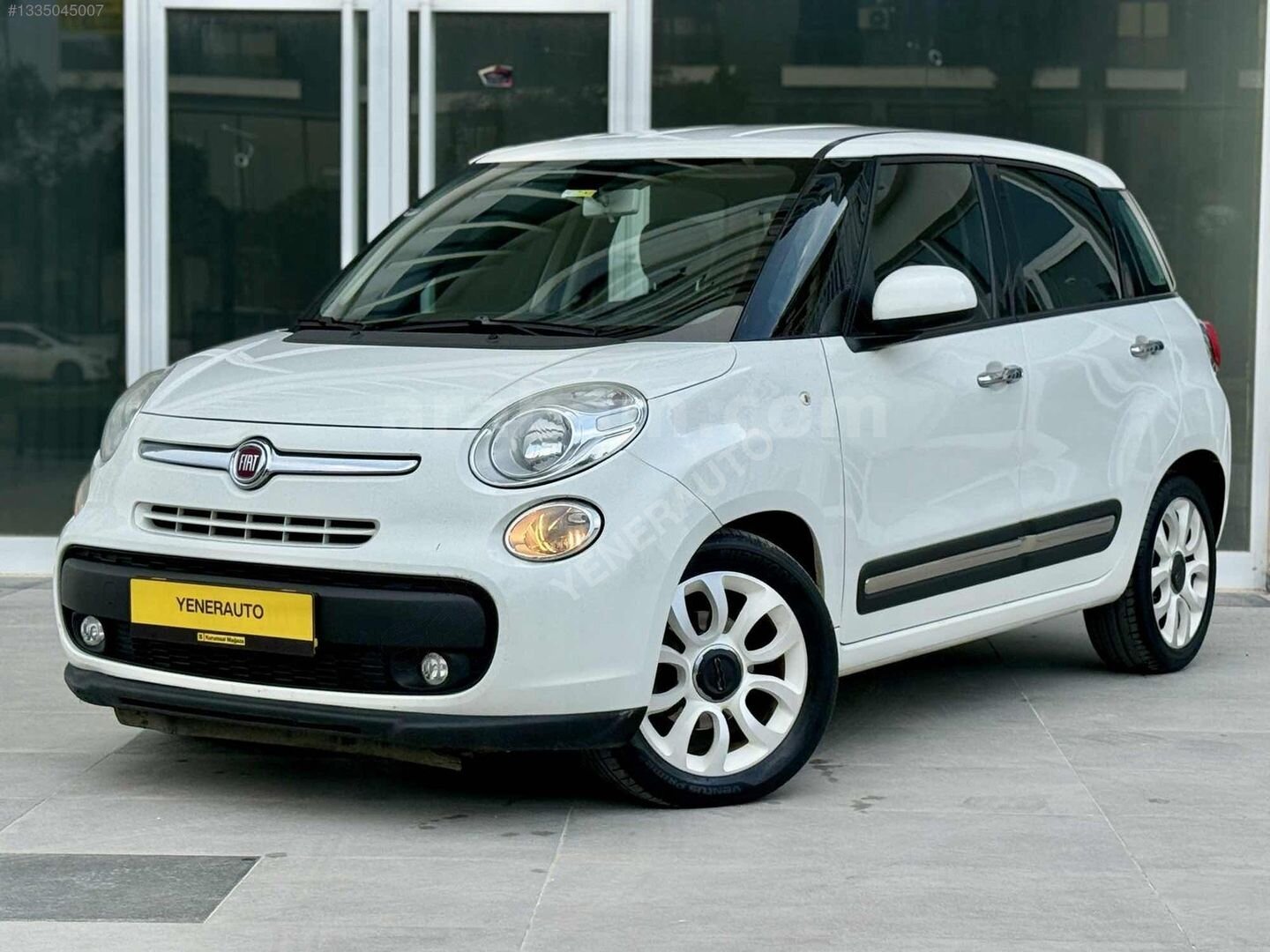 Galeriden Fiat 500 Ailesi 500L 1.3 Mjet PopStar 2013 Model Antalya 162.000 km Beyaz 1