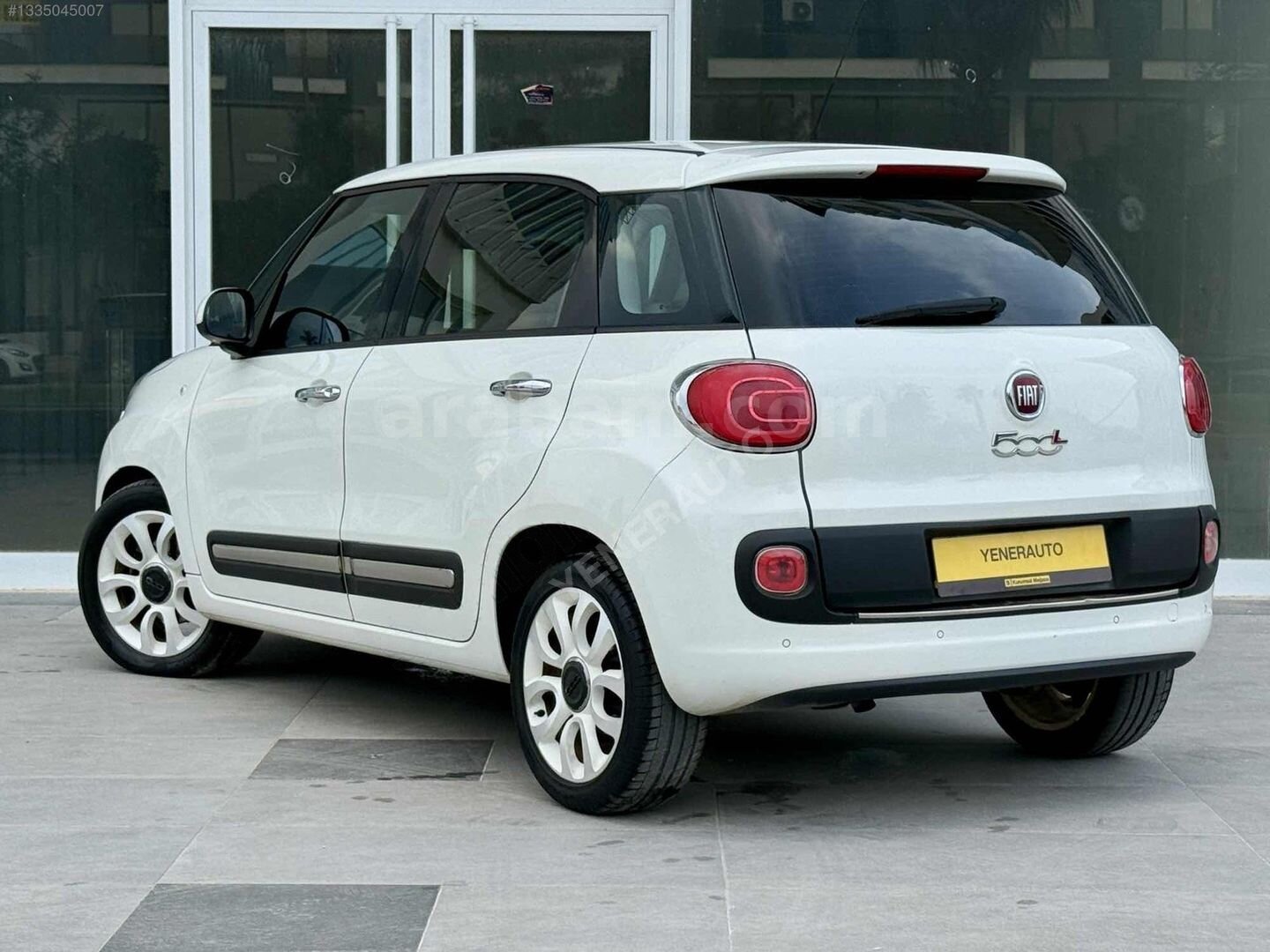 Galeriden Fiat 500 Ailesi 500L 1.3 Mjet PopStar 2013 Model Antalya 162.000 km Beyaz 4