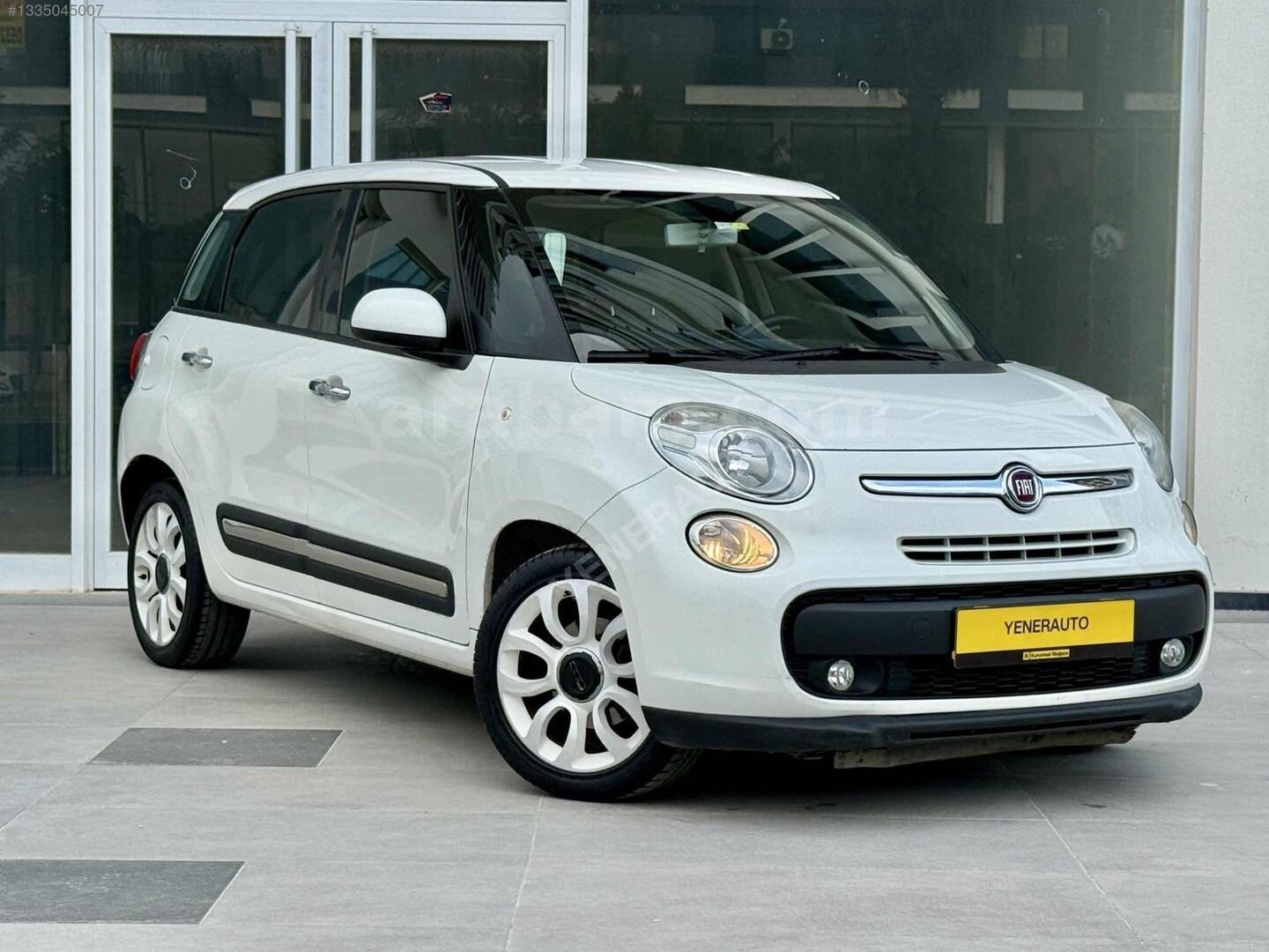 Galeriden Fiat 500 Ailesi 500L 1.3 Mjet PopStar 2013 Model Antalya 162.000 km Beyaz 3