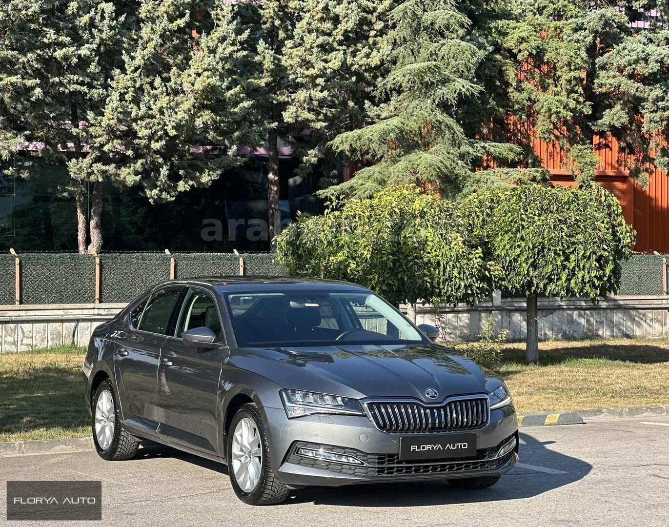 Galeriden Skoda SuperB 1.5 TSI Premium 2022 Model Konya 96.000 km Gri 2