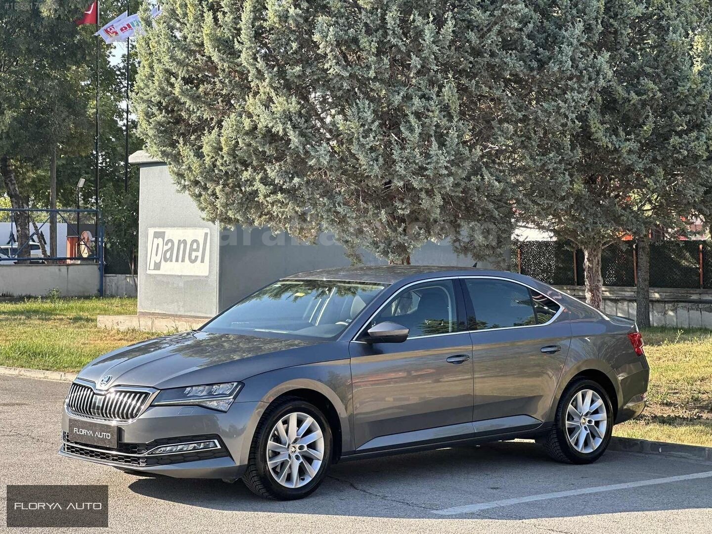 Galeriden Skoda SuperB 1.5 TSI Premium 2022 Model Konya 96.000 km Gri 5