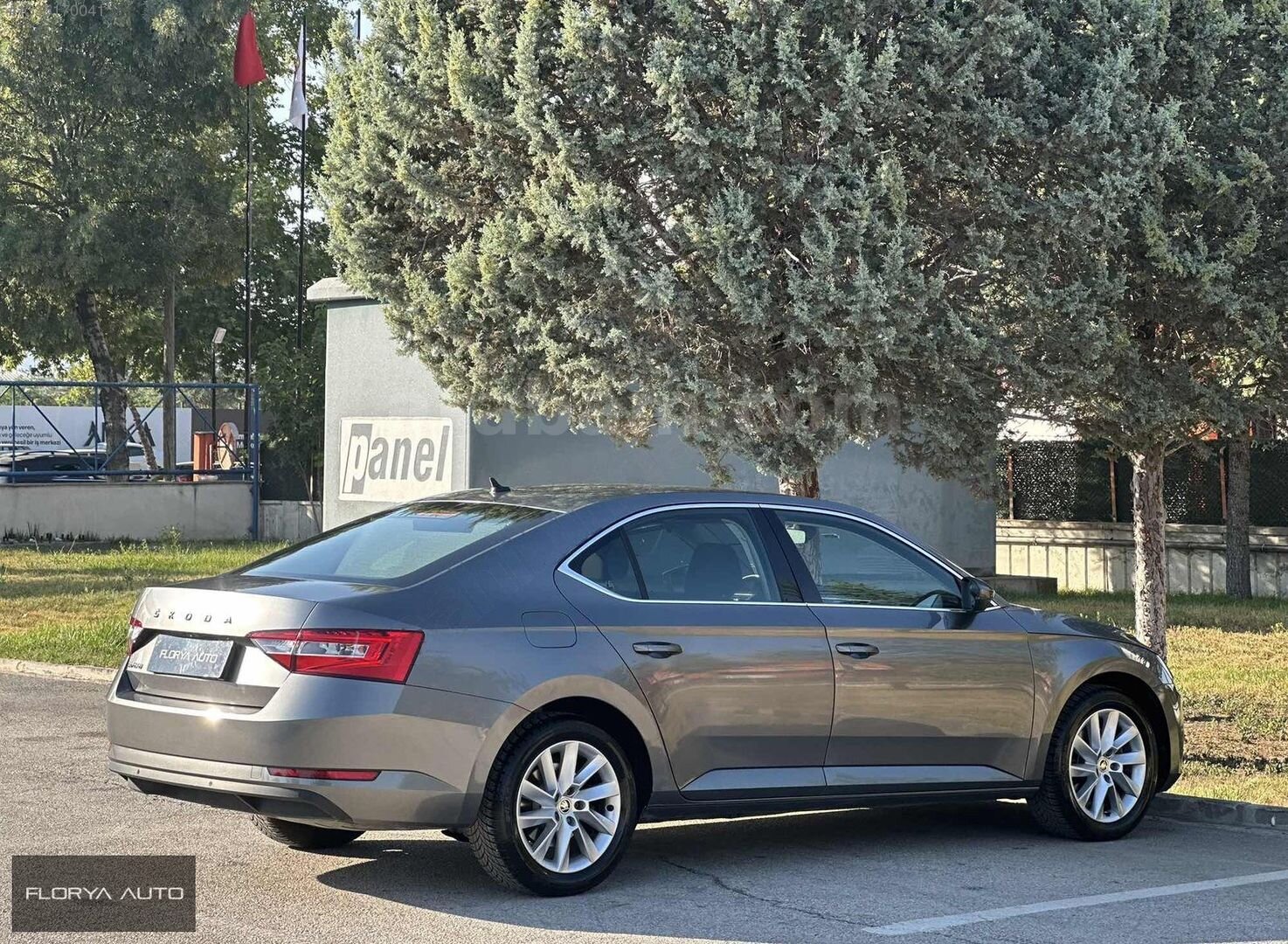 Galeriden Skoda SuperB 1.5 TSI Premium 2022 Model Konya 96.000 km Gri 6