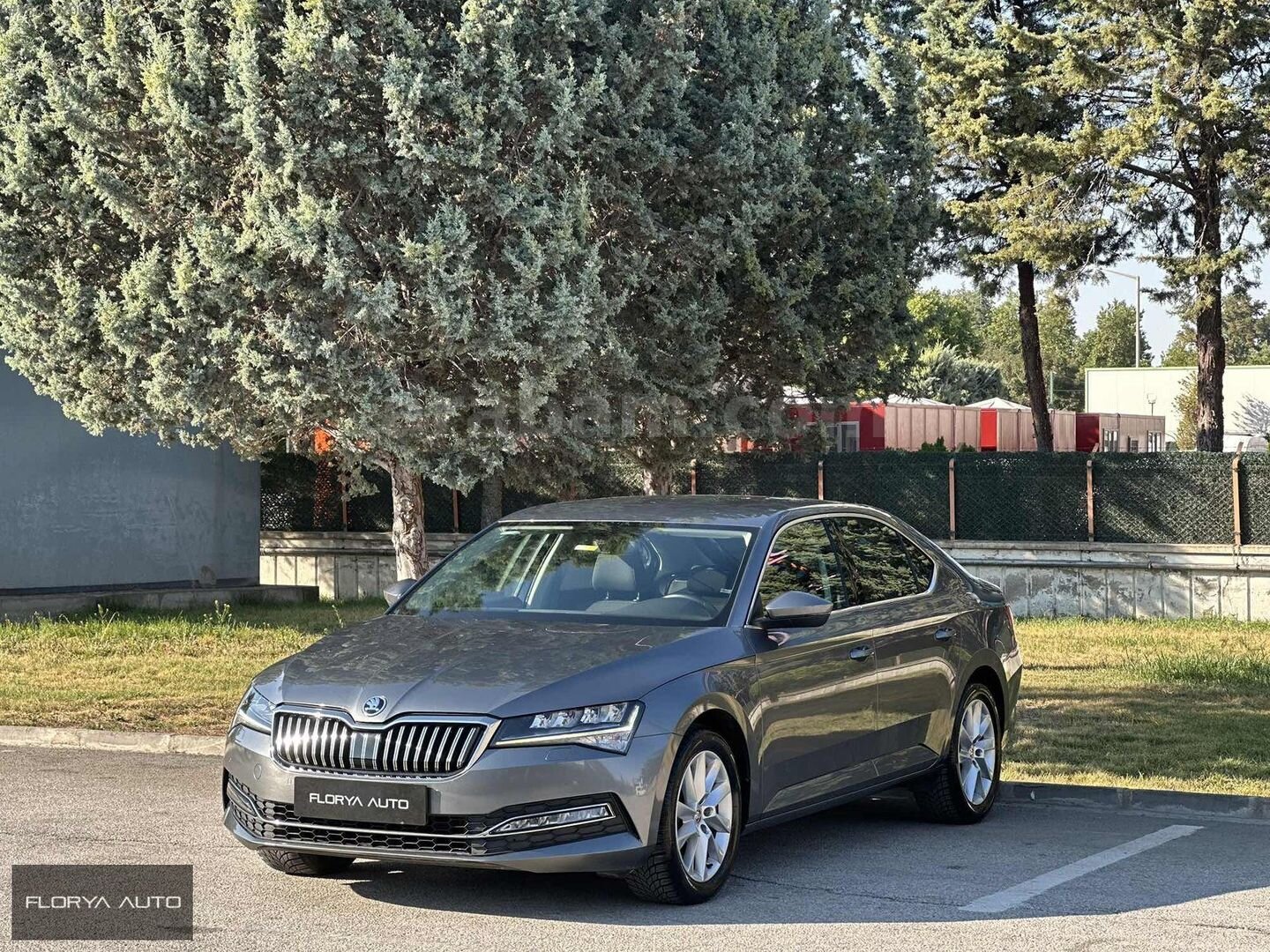 Galeriden Skoda SuperB 1.5 TSI Premium 2022 Model Konya 96.000 km Gri 4