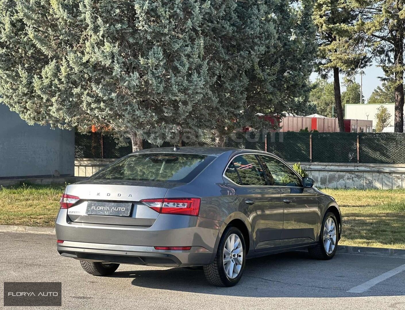 Galeriden Skoda SuperB 1.5 TSI Premium 2022 Model Konya 96.000 km Gri 7
