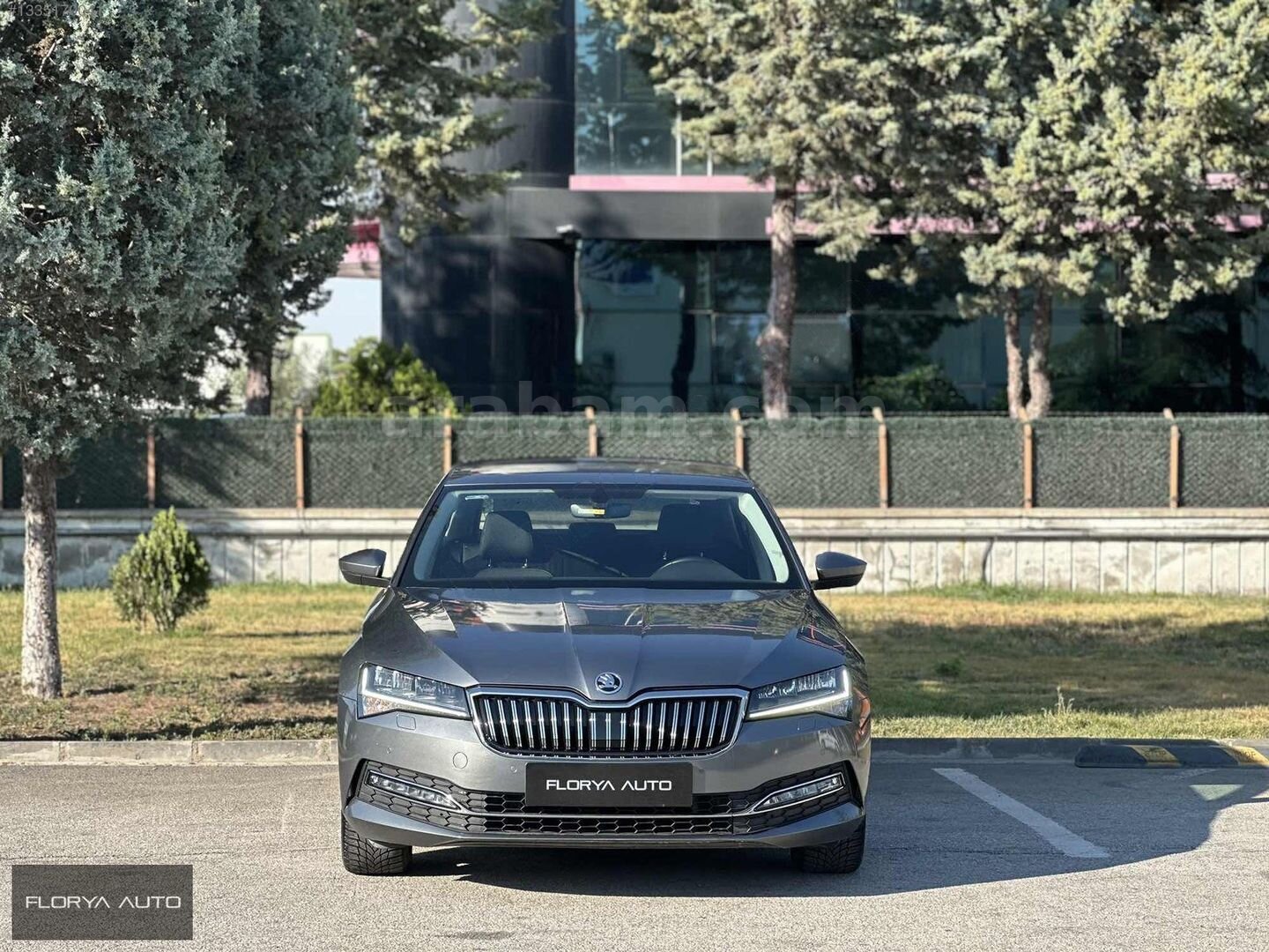 Galeriden Skoda SuperB 1.5 TSI Premium 2022 Model Konya 96.000 km Gri 3
