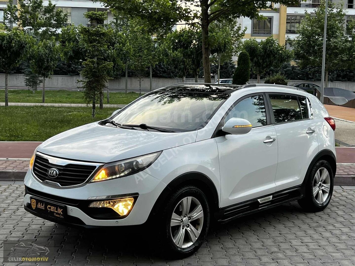 2013-KİA-SPORTAGE-CAMTAVAN-4KOLTUKISITMA-DEĞİŞENSİZ-GERİGÖRÜŞ 7