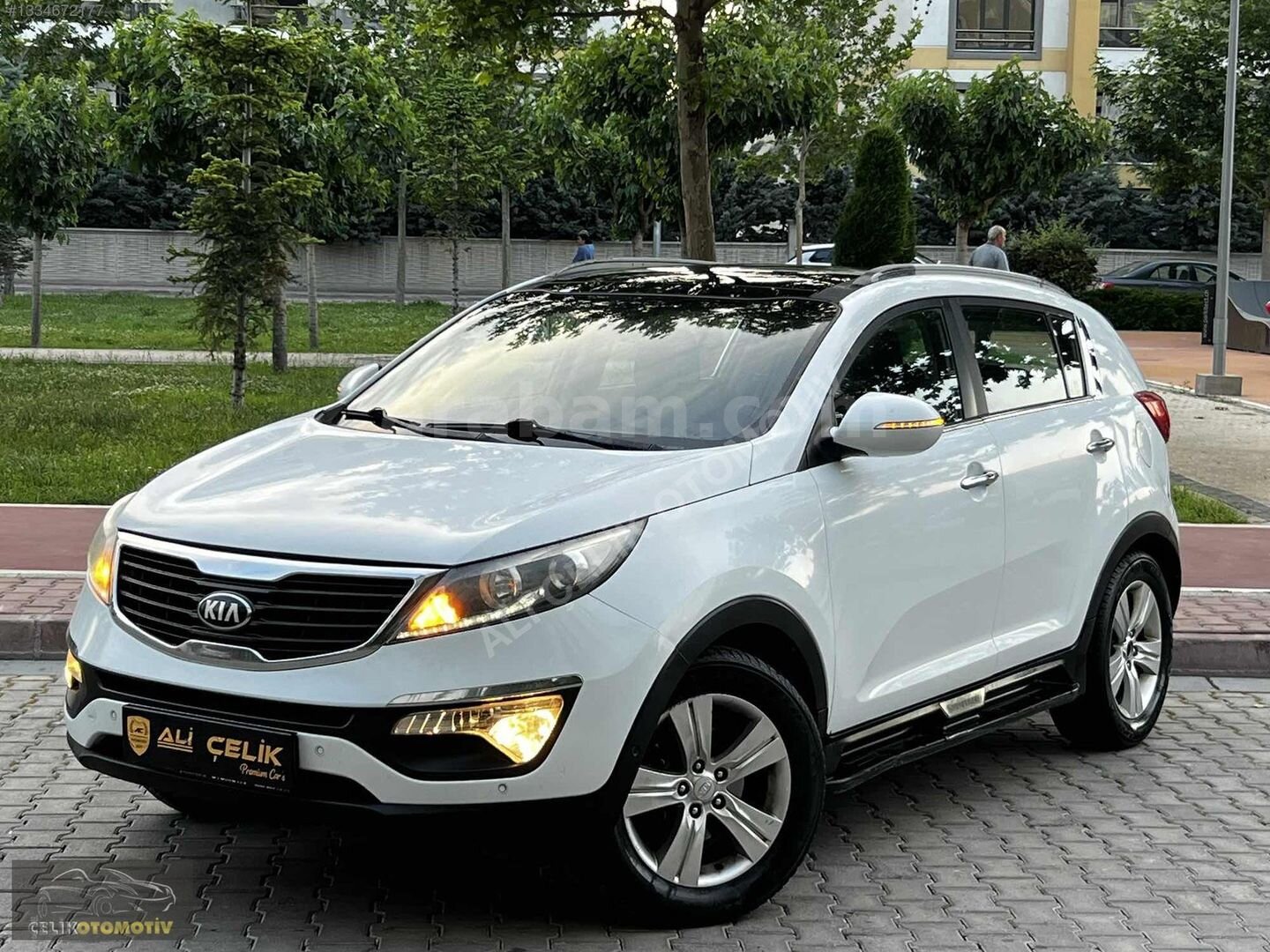 2013-KİA-SPORTAGE-CAMTAVAN-4KOLTUKISITMA-DEĞİŞENSİZ-GERİGÖRÜŞ 5