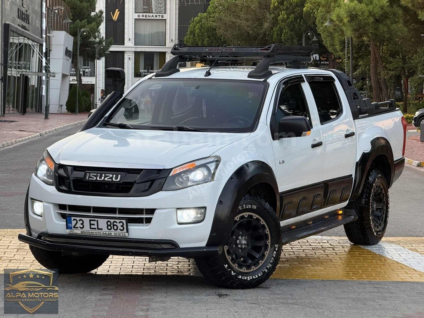 HATASIZ İÇİ TABA D-MAX 4X4 ESKTRALI OTOMATİK 215.000 KM 3