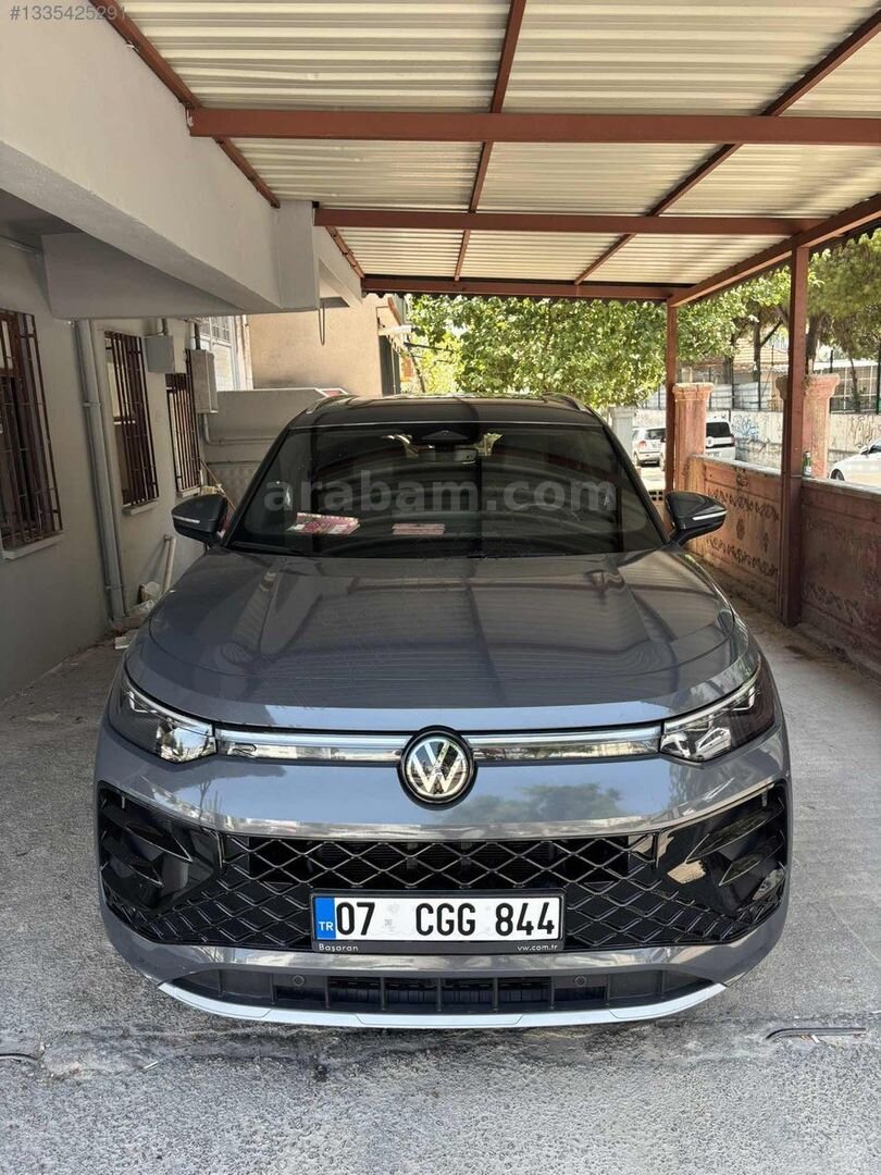 Galeriden Volkswagen Tayron 1.5 e-TSI R Line 2025 Model İstanbul 34.500 km Gri 3