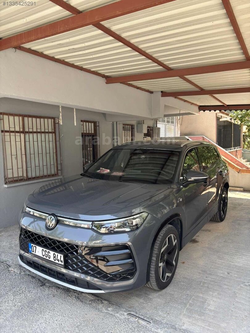 Galeriden Volkswagen Tayron 1.5 e-TSI R Line 2025 Model İstanbul 34.500 km Gri 1