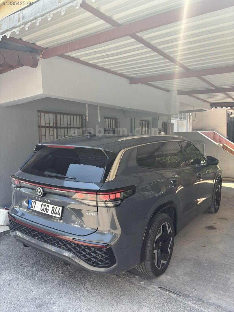 Galeriden Volkswagen Tayron 1.5 e-TSI R Line 2025 Model İstanbul 34.500 km Gri 5