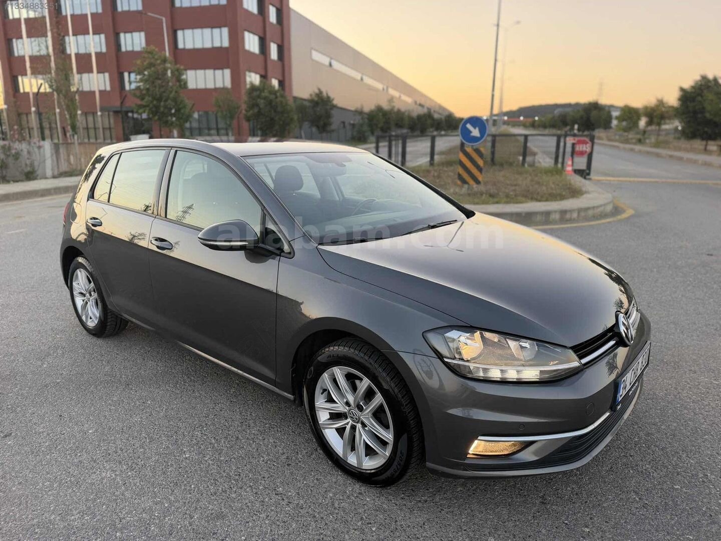 Galeriden Volkswagen Golf 1.0 TSi Comfortline 2019 Model Sakarya 74.000 km Gri 5