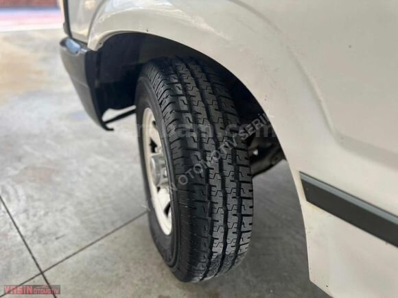 Galeriden Mazda B2500 2.5 D 1998 Model Antalya 243.000 KM Beyaz