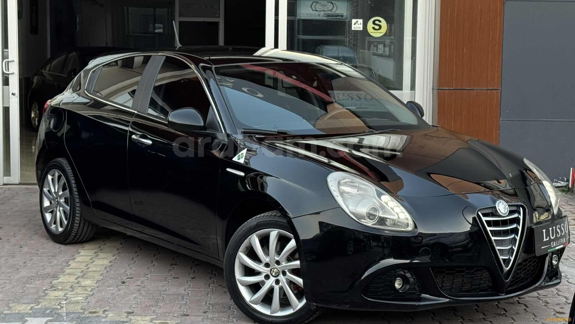 Galeriden Alfa Romeo Giulietta 1.4 TB MultiAir Distinctive 2012 Model Konya 240.000 km Siyah 2
