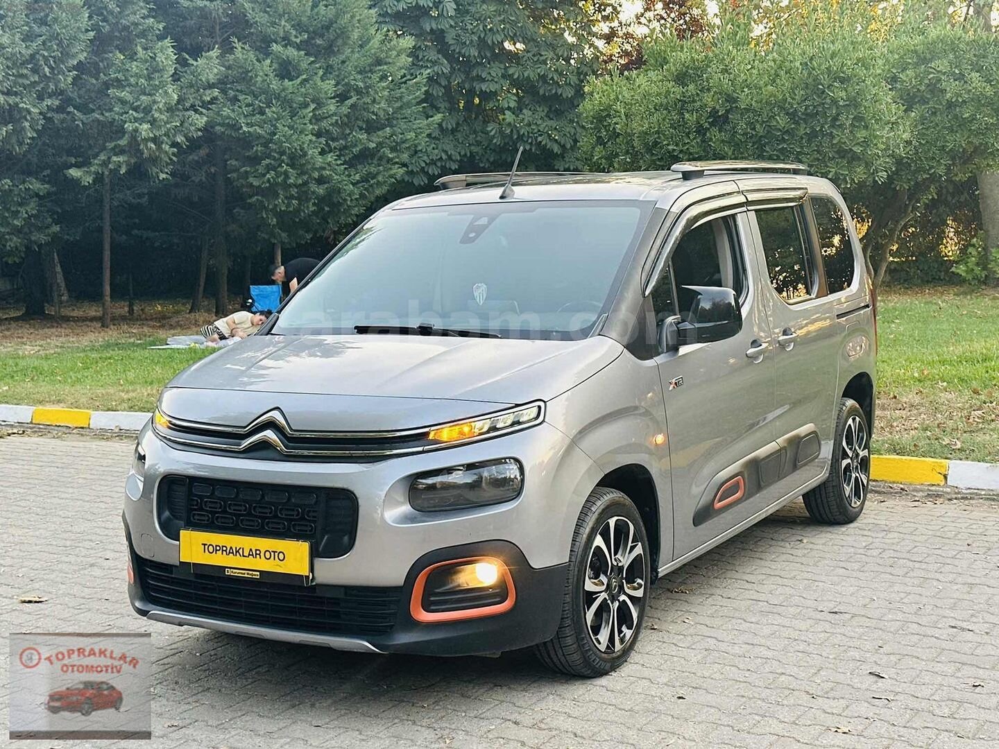TOPRAKLAR OTOMOTİV 2021 BERLİNGO XTR CAM TVN HATASIZ 85KM TAKASL 2