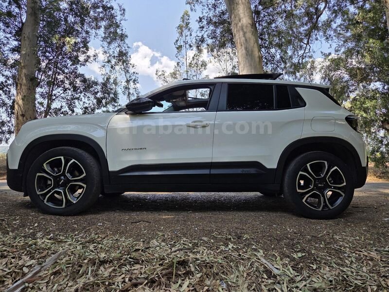 Sahibinden Jeep Avenger Hybrid 1.2 Summit 2024 Model